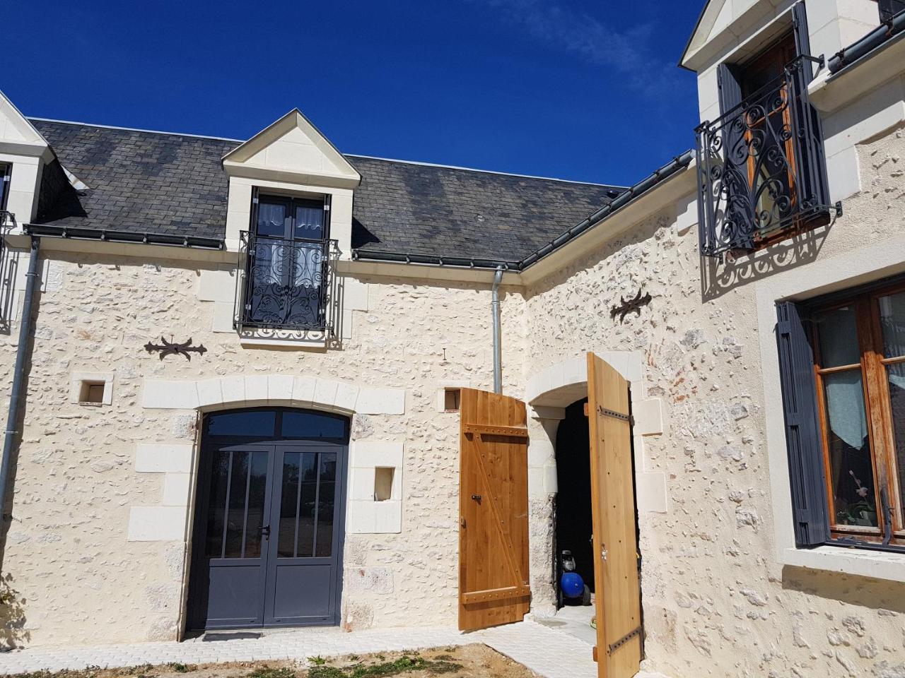 Le Clos De La Briollerie Hotell Tauxigny Exteriör bild